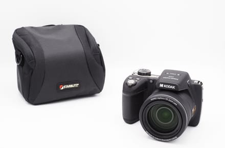 Kodak Pixpro AZ425 - Compactcamera - Zwart - + 32GB geheugenkaart - + Tas