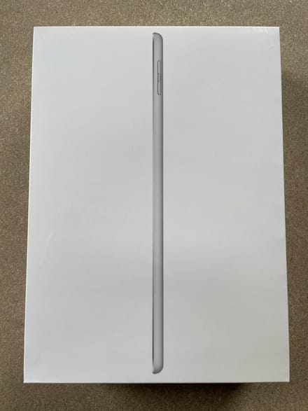 Apple iPad (2017) - 9.7 inch - WiFi + Cellular (4G) - 128GB - Zilver
