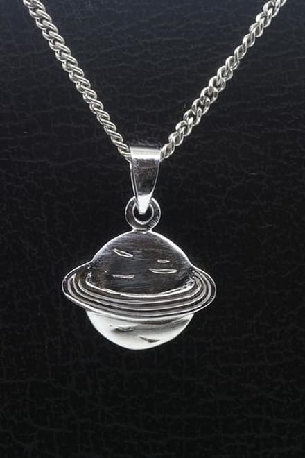 Zilveren Planeet met ring ketting hanger
