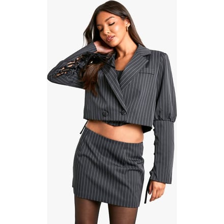 boohoo Dames Pinstripe Lace Up Sleeve Cropped Blazer | Houtskool | Maat: 42