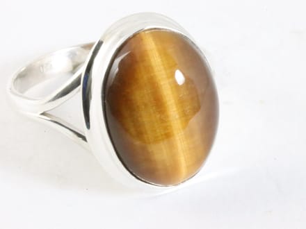 Hoogglans zilveren ring met tijgeroog - maat 20