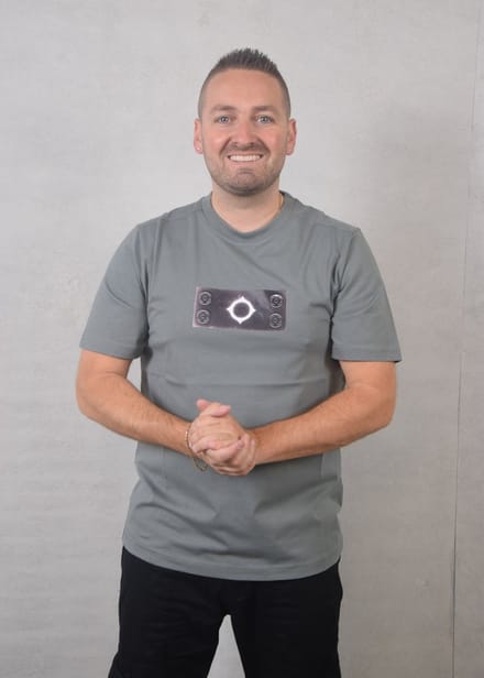 Ma.Strum Tromple Loeil Badge Tee