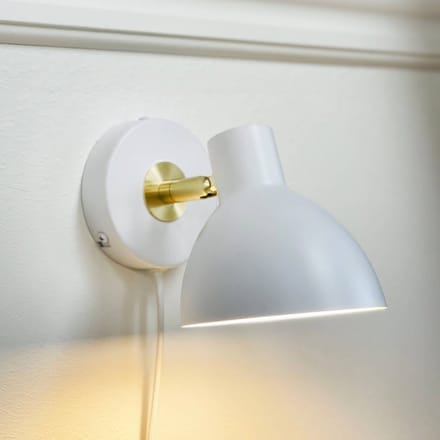 Dyberg Larsen wandlamp Lilje, wit, Ø 16 cm, metaal
