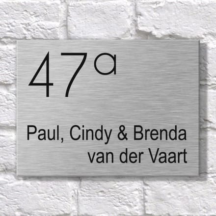 Kirinify – Naambordje voordeur RVS 20 x 15 cm met lasergravering – Zelf ontwerpen