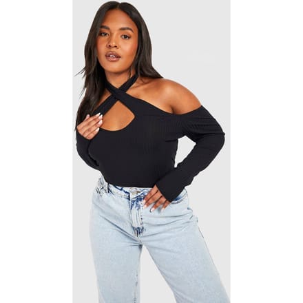 boohoo Dames Plus Cross Over Cold Shoulder Ribbontop | Zwart | Maat: 44