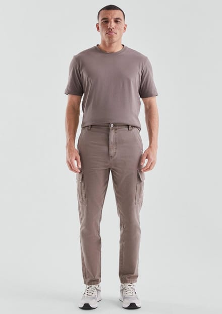 Fitted cargo pants in mid-rise cotton twill QS