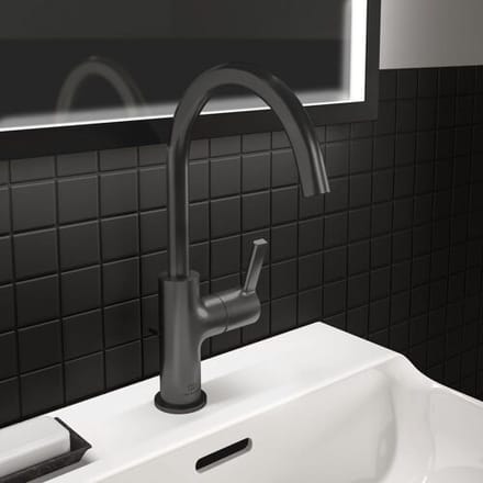 Ideal Standard washbasin faucet with high spout and drain BC777A5