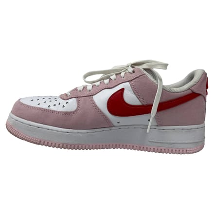 Nike Air Force 1 Low 'Valentijnsdag Liefdesbrief' Sneakers in Roze Suède