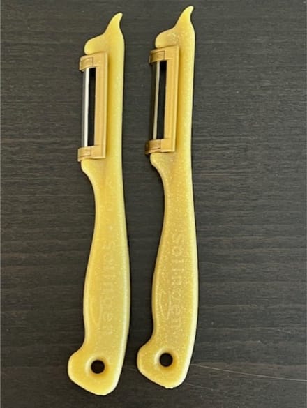 Solingen Dunschiller – Set van 2 – Aardappelschiller & Groenteschiller – RVS Mes – Ergonomisch – Gold– Vaatwasserbestendig