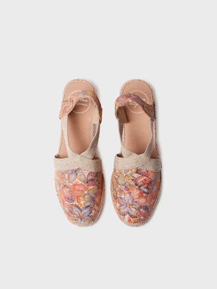 Dames espadrille van bedrukt leer met sleehak en elastische bandjes | TELVA-LL