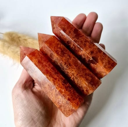 Strawberry Quartz Edelsteen Torens – 9-10 cm (2-3 cm dik) Obelisk punt
