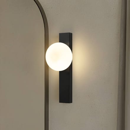 Lindby badkamer wandlamp Tavrik, zwart/wit, hoogte 30 cm, glas