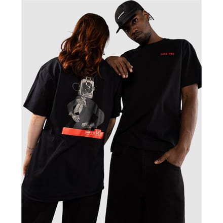 And Feelings Camera T-Shirt zwart