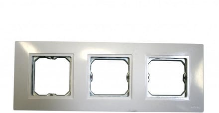 Frame 3 elementen - Afdekplaat - Wandcontactdoos - Compact design - 95 x 17 cm - Wit