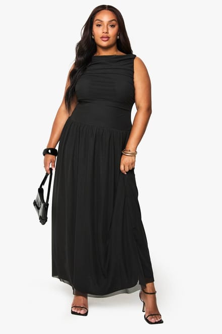 boohoo Dames Plus Mesh Geruched Drop Hem Maxijurk | Black | Maat: 16