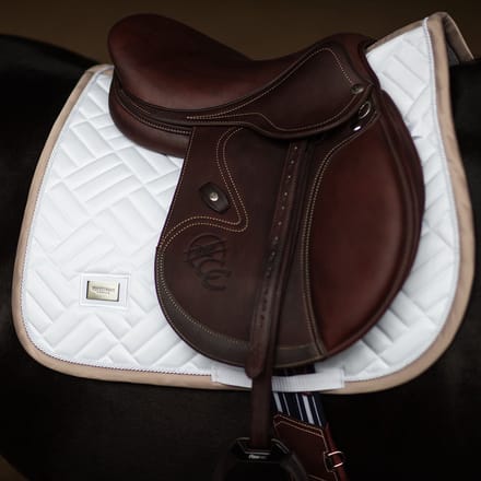 Equestrian Stockholm Zadeldek Equestrian Stockholm Modern White Sand Springen Wit-beige