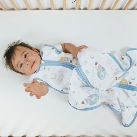 Babyslaapzak - Lichte trappelzak - Veilig slapen - 1.0 TOG waarde - 6-18 maanden - Space print