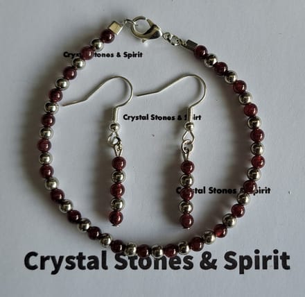Set Armband / Oorbellen Granaat ( hang) 4 mm zilverkleurig