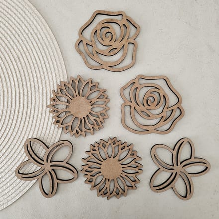 Houten bloemen onderzetters