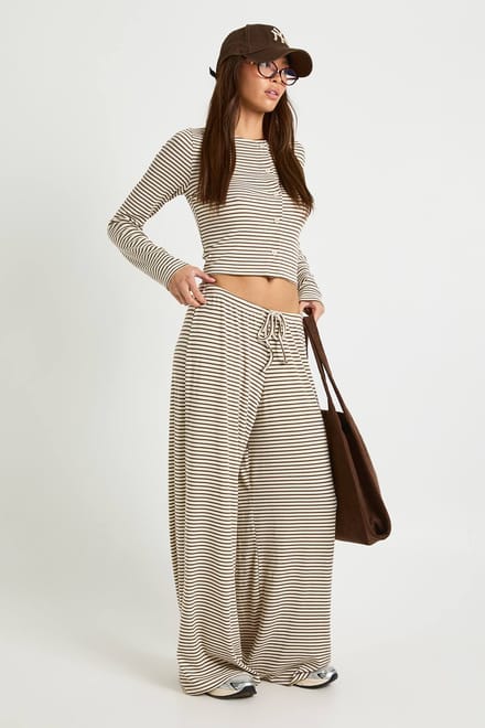 boohoo Dames Gestreepte mid-rise broek met wijde pijp | Steen | Maat: 34