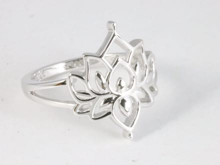 Opengewerkte zilveren lotus bloem ring - maat 15.5