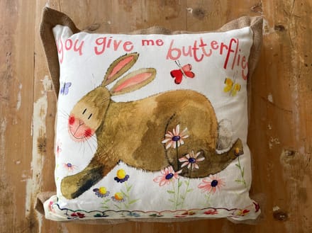 Sierkussen - You Give Me Butterflies ~ Konijn - 45 Cm X 45 Cm