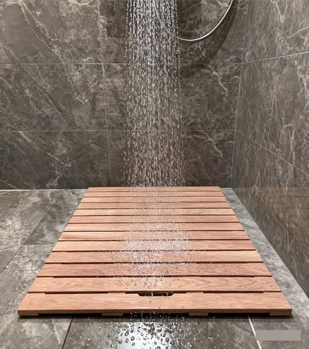 Douchemat Hout - Badmat Antislip - Veilig Douchen - Aanpasbaar Ontwerp - 66x112 cm - Houtkleur