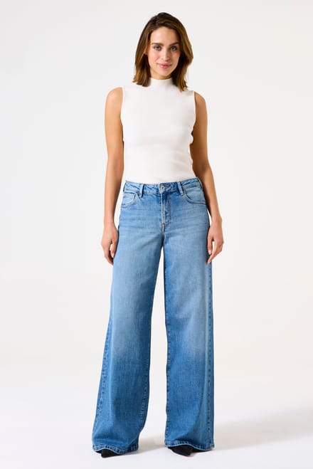 Celia 242 Ultra Wide Jeans - Medium Used