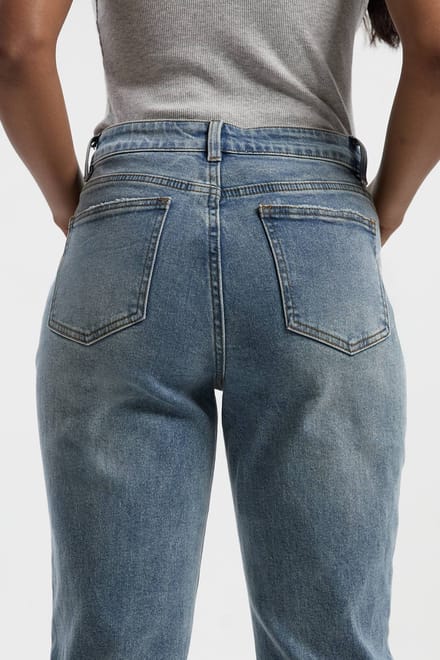 Dames Boohoo Basics Flared Jeans | Medium Blauw | Maat: 8/32L