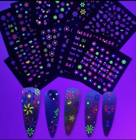 Nagelstickers 3D Glow in the Dark ( 12 Sticker velletjes ) 6 x 6 cm