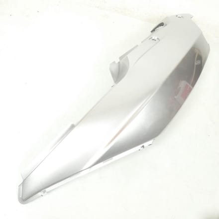 Achterkap linksachter voor scooter Daelim 125 S2 vanaf 2007 SQ-250 83600-SZ1-0000-SL
