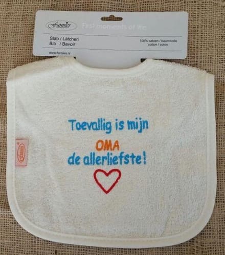 Slab met "Toevallig is mijn oma de allerliefste"