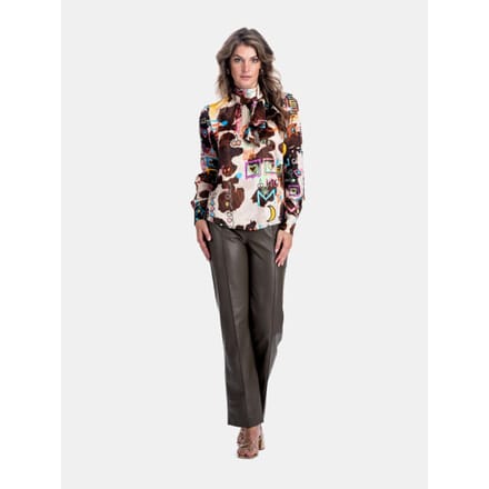 Mucho Gusto Blouse vinci met koeienprint en graffiti illustraties