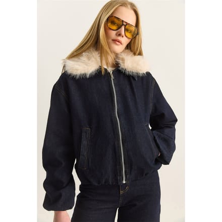 Korte Denim Jas met Nepbont Detail