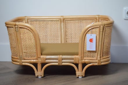 Château Rustique - Rotan hondenbed Nero met kussen - maat S - 60x40x30 cm