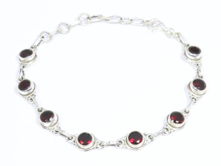 Fijne zilveren armband met granaat