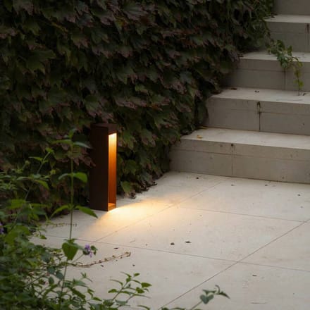 FARO BARCELONA LED sokkellamp Cerler, bruin, 35 cm, metaal, IP65, CCT