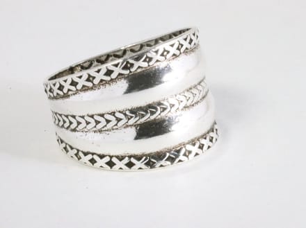 Brede zilveren ring met kabelpatronen - maat 19