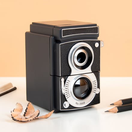 Kikkerland Puntenslijper in de vorm van een camera