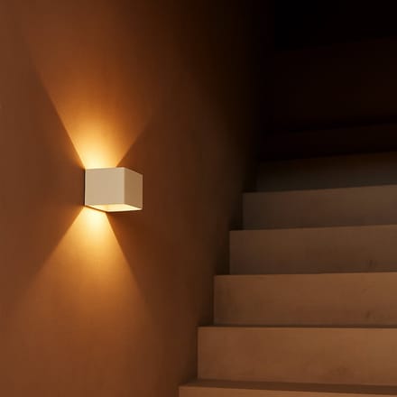 Tavellio Tess Wandlamp – Oplaadbaar – Crème – Bewegingssensor – 20 Lichtkleuren – Incl. Afstandsbediening - H10