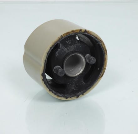 silentbloc motorsteun voor scooter piaggio 125 fly 4t ac 2007 tot 2010 272750