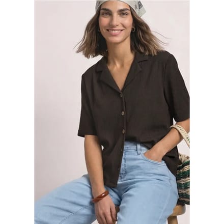 Shirt met verschillende texturen en een knoopsluiting