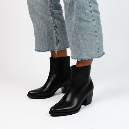 Manfield - Dames - Zwarte leren enkellaarsjes - Maat 38