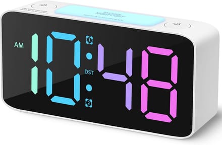 Extra Luide Digitale Wekker met 7 Kleuren Nachtlampje en USB Oplader