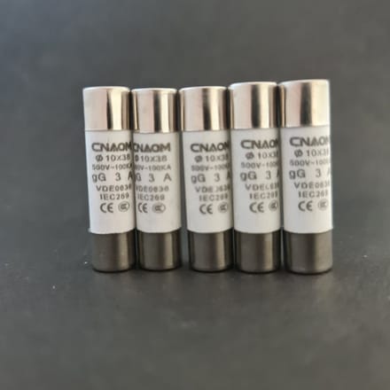 R015 10x38 Keramische Buiszekering - 3A - 10x38mm 5stuks