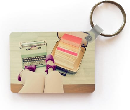 Sleutelhanger - Typemachine - Retro - Boeken - Pastel - Uitdeelcadeautjes - Plastic