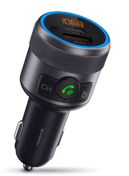 Xssive Bluetooth FM Transmitter - Carkit met Power Delivery - 24W USB C en 18W USB A oplader auto - Handsfree Bellen - Ingebouwde Microfoon - Audio Receiver