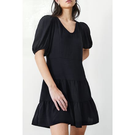 French Connection Vee Tiered Crinkle Dress Knee Black Maat: 8 | Mini Jurken Outlet | Dames | Zwart
