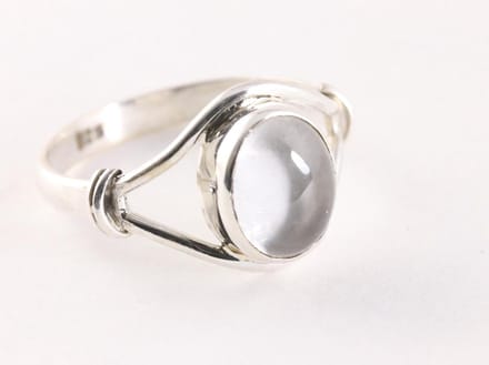 Opengewerkte zilveren ring met bergkristal - maat 18