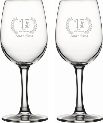 Gegraveerde set witte wijnglazen 26cl Papa + Mama 15 jaar getrouwd